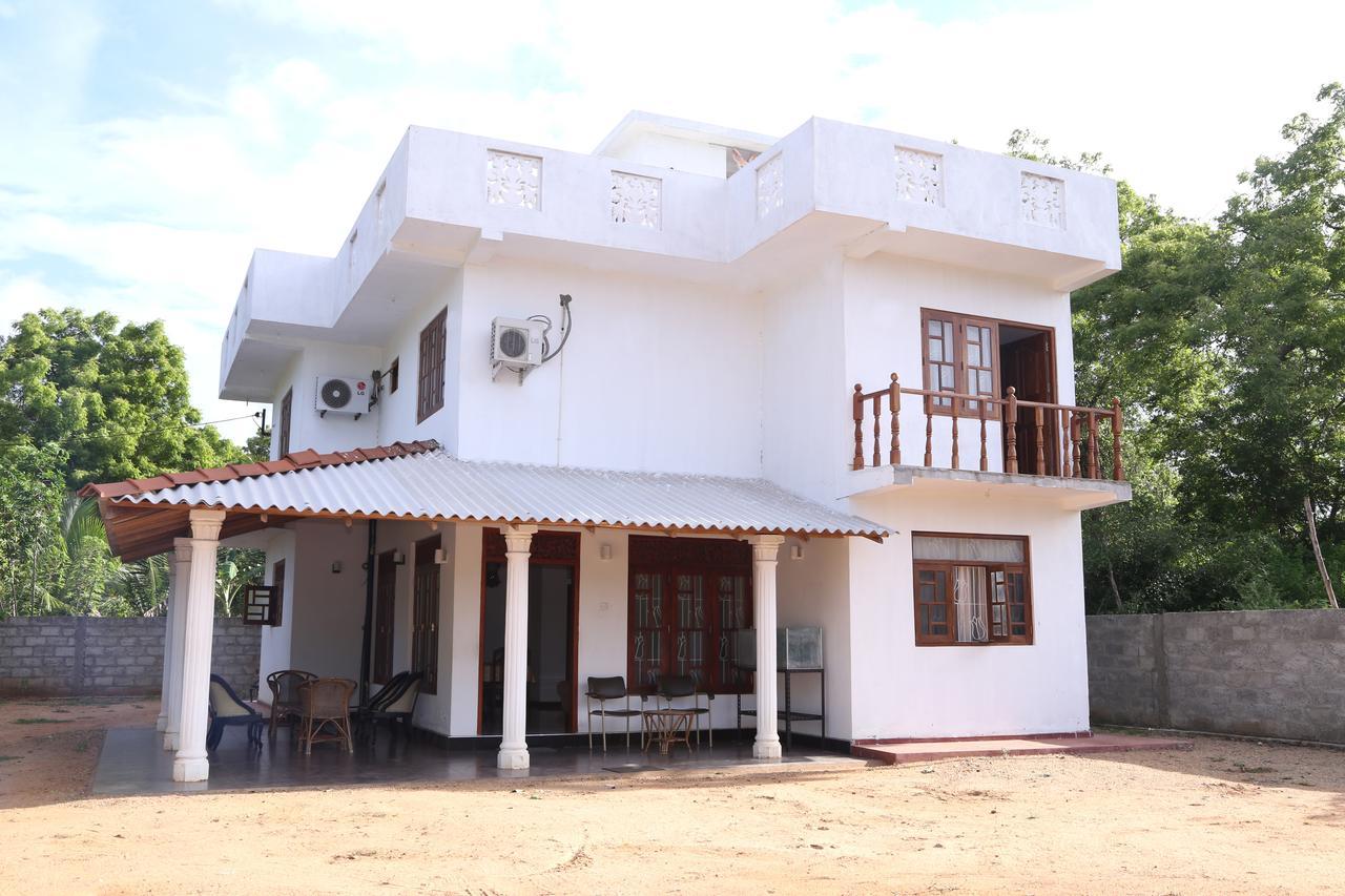 Hotel Whitehouse Тиссамахарама Экстерьер фото